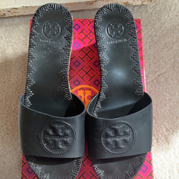 TORY BURCH WEDGE SLIDE BLACK Size 7.5 - Picture 3 of 15